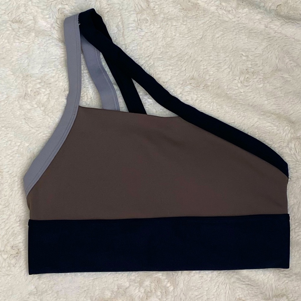 One shoulder sports bra